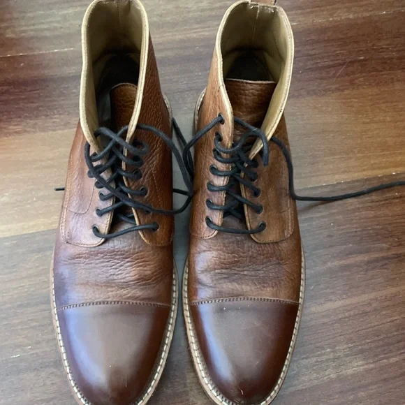 Lightly worn boots size 8 Women main image 3